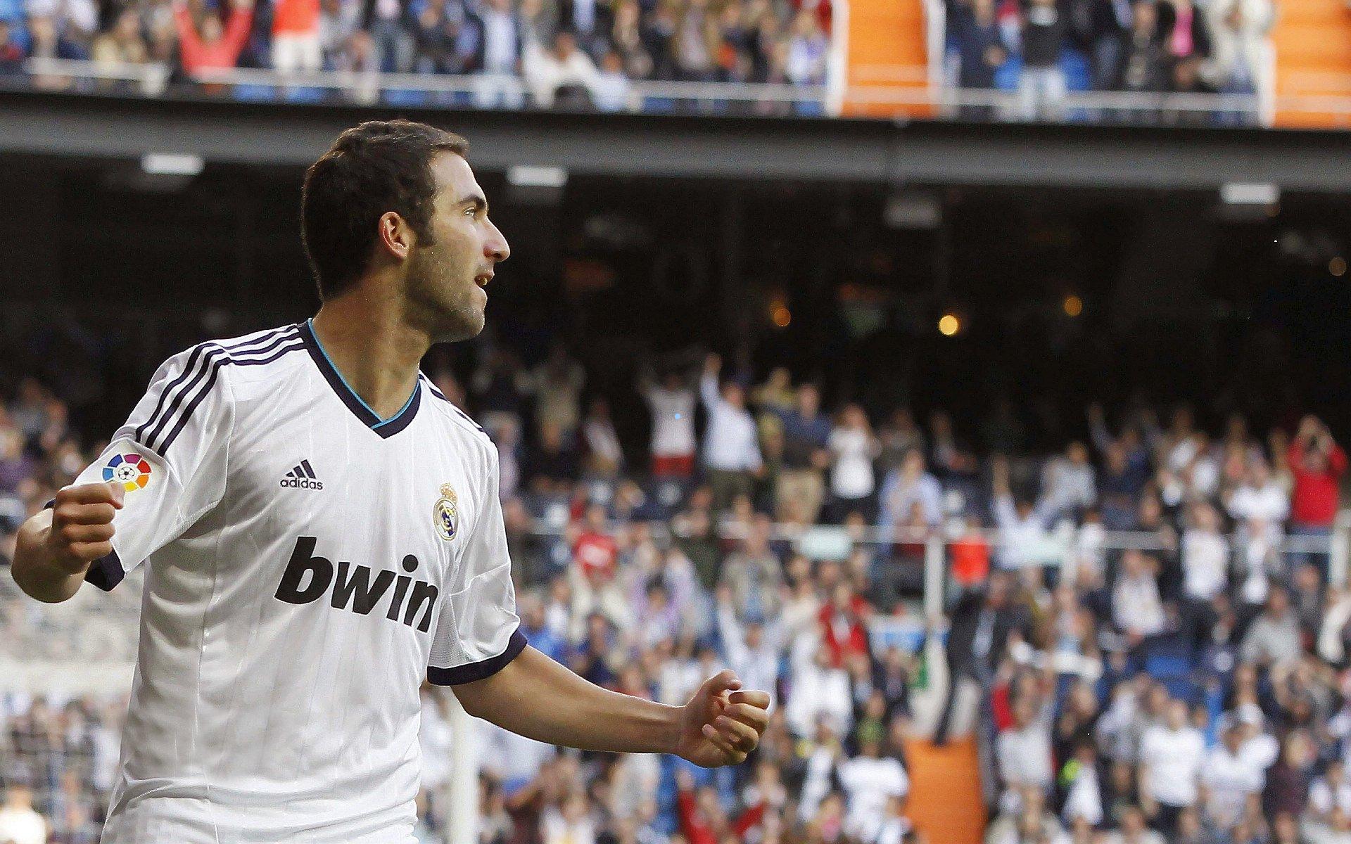 霍伊伦梅开二度点燃圣保罗，那不勒斯2-0克雷莫内塞领跑意甲积分榜